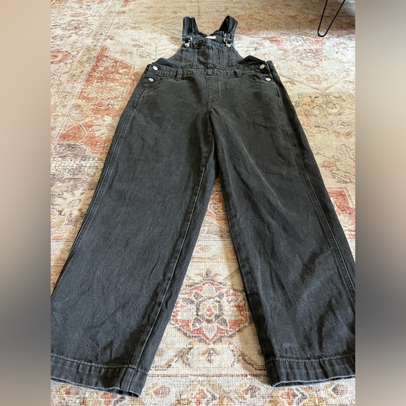 Madewell Straight-Leg Overalls in Lunar Wash - Picture 6 of 8